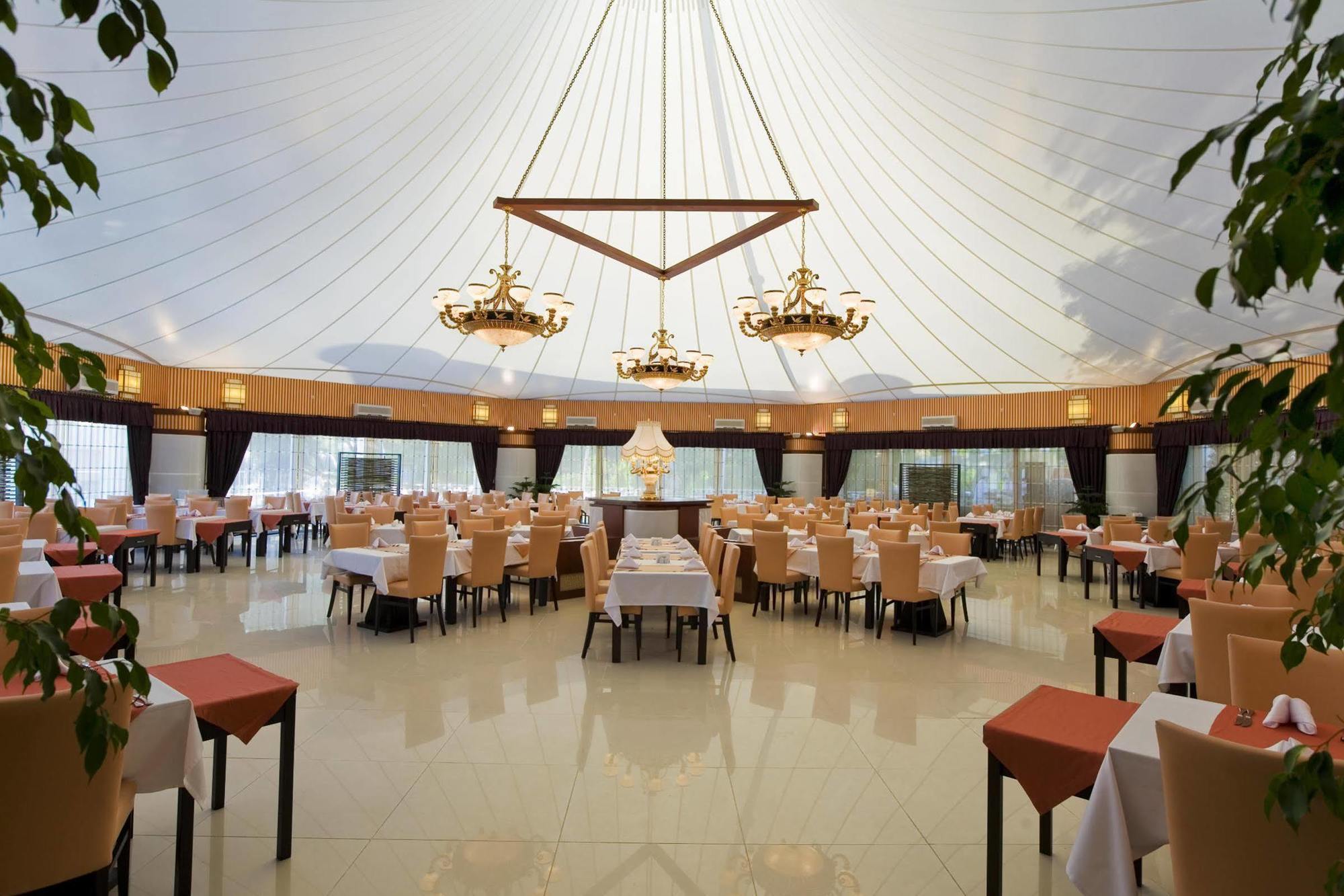 Latanya Park Resort Bodrum Bagian luar foto